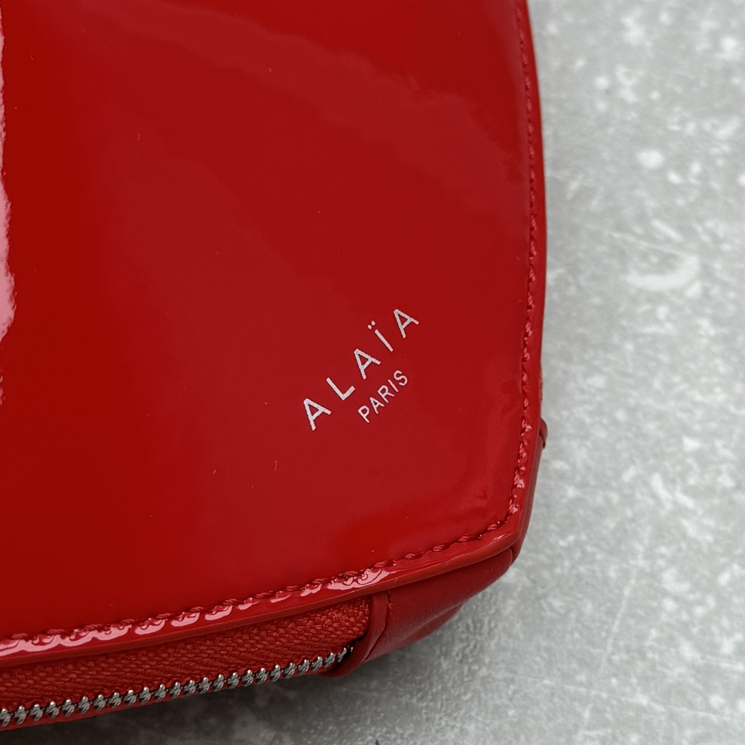 Alaia Satchel Bags